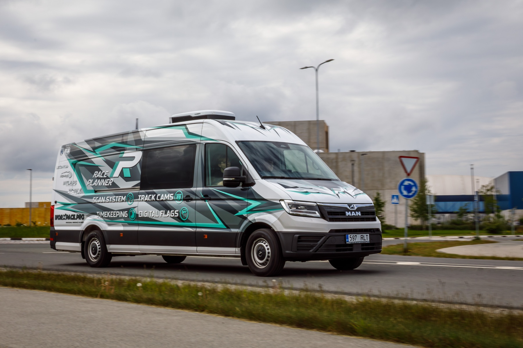 Uus mobiilne juhtimiskeskus Eesti autospordile